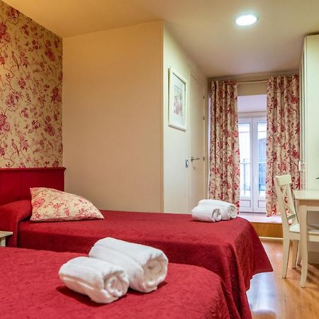 Hostal Matheu Мадрид Экстерьер фото