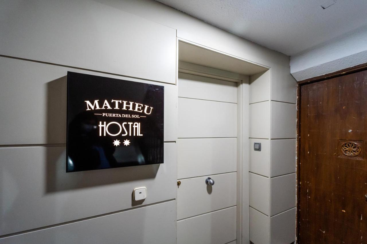 Hostal Matheu Мадрид Экстерьер фото