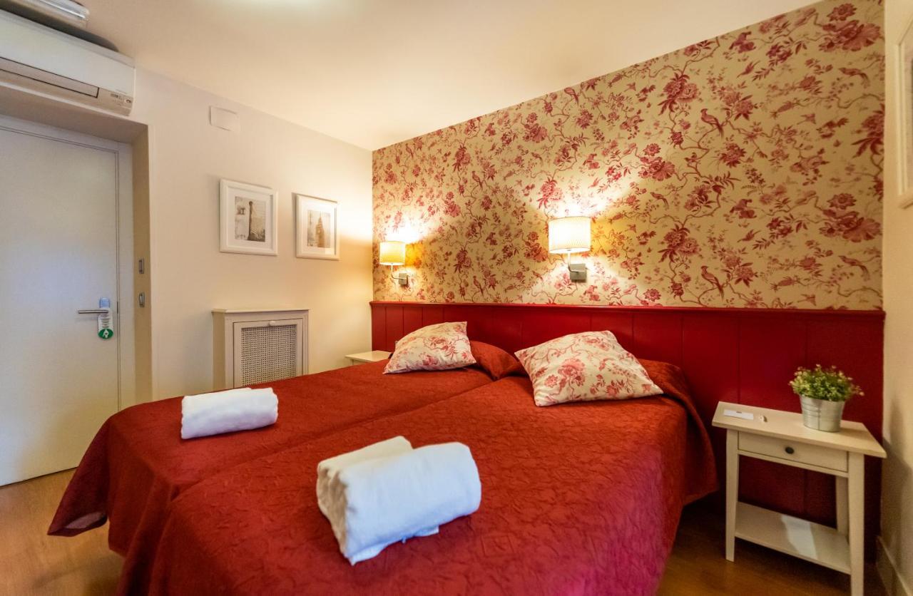 Hostal Matheu Мадрид Экстерьер фото