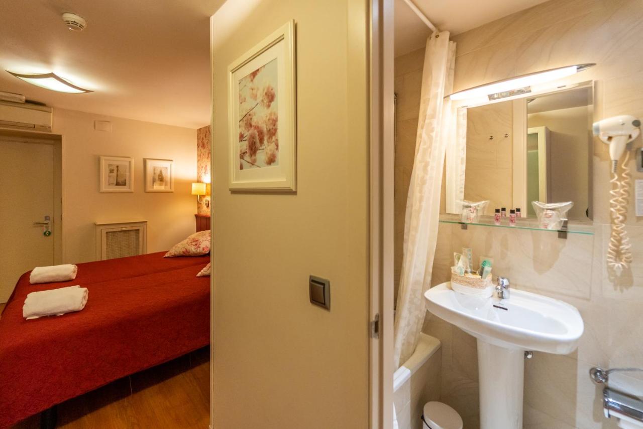 Hostal Matheu Мадрид Экстерьер фото