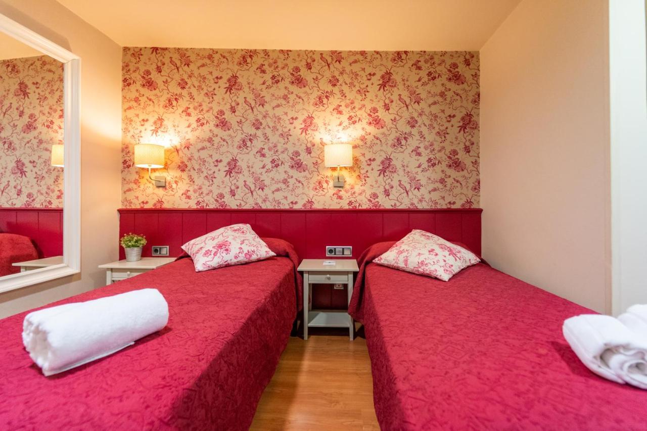 Hostal Matheu Мадрид Экстерьер фото