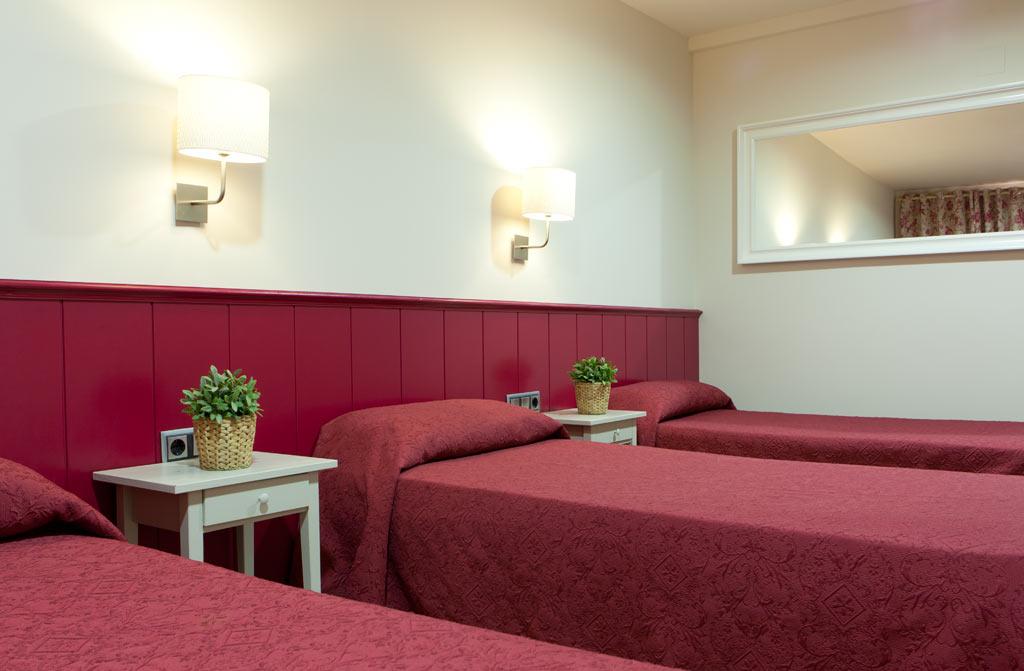 Hostal Matheu Мадрид Экстерьер фото