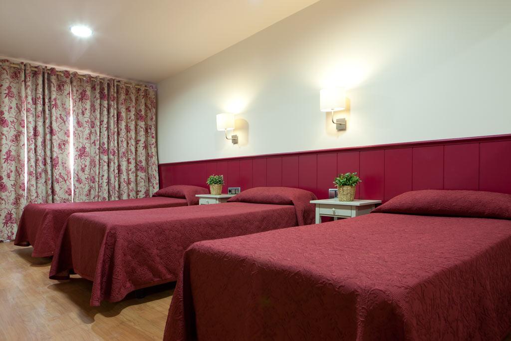Hostal Matheu Мадрид Экстерьер фото