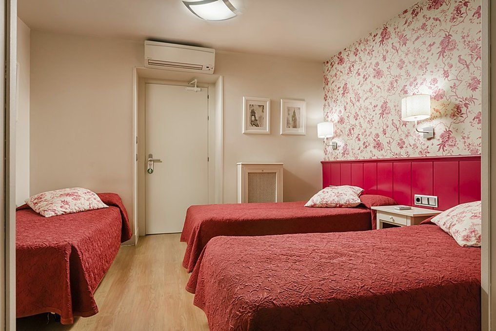 Hostal Matheu Мадрид Экстерьер фото